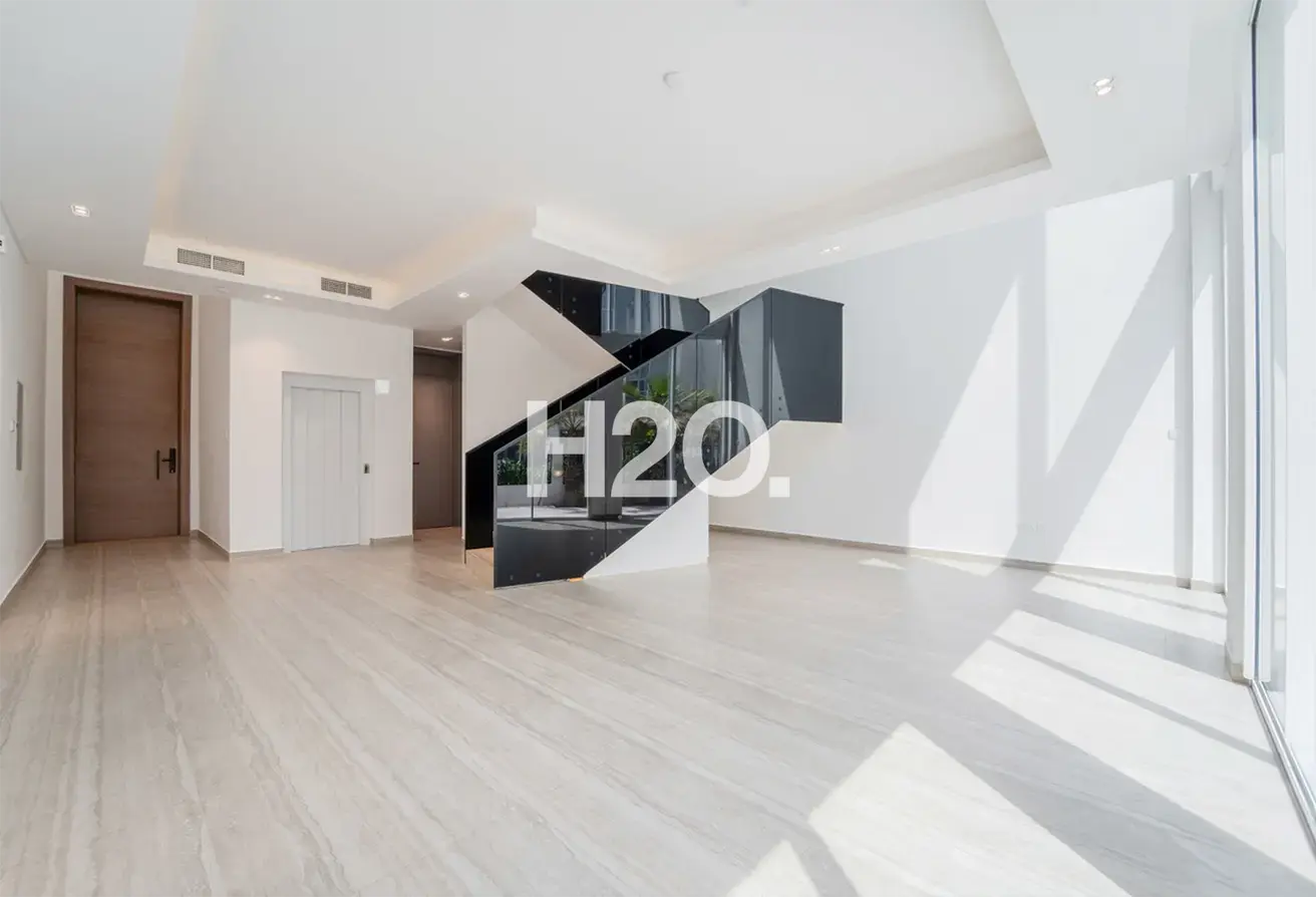 166081025 - Property Main Image