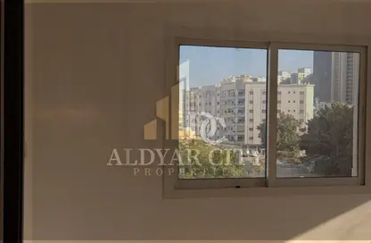 Apartment - 1 Bedroom - 2 Bathrooms for rent in Al Rashidiya Towers - Al Rashidiya - Ajman Downtown - Ajman