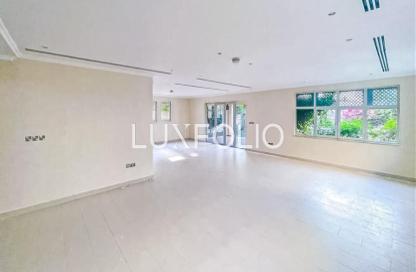 Villa - 4 Bedrooms - 5 Bathrooms for rent in Regional Large - Regional - Jumeirah Park - Dubai