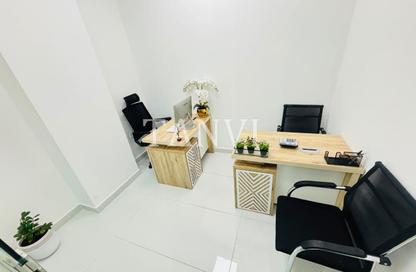 Office Space - Studio - 1 Bathroom for rent in Red Avenue - Al Garhoud - Dubai