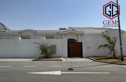 Villa - 4 - 5 for rent in Nad Al Sheba 4 - Nad Al Sheba - Dubai
