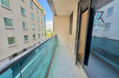 Apartment - 2 - 3 for rent in Airport View Building - Al Garhoud - Dubai Apartment - 2 - 3 for rent in Airport View Building - Al Garhoud - Dubai