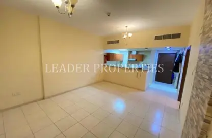 شقة - غرفة نوم - 2 حمامات للايجار في اي سي 1 اماراتي 09 - طراز إماراتي - المدينة العالمية - دبي شقة - غرفة نوم - 2 حمامات للايجار في اي سي 1 اماراتي 09 - طراز إماراتي - المدينة العالمية - دبي