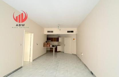 Apartment - 1 - 2 for rent in Golden Sands 12 - Al Mankhool - Bur Dubai - Dubai