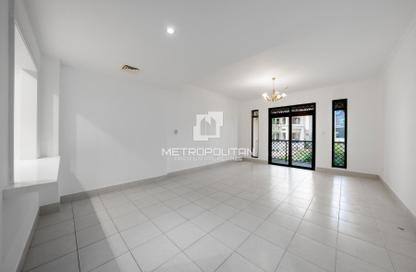 Apartment - 2 Bedrooms - 3 Bathrooms for sale in Yansoon 4 - Yansoon - Old Town - Downtown Dubai - Dubai