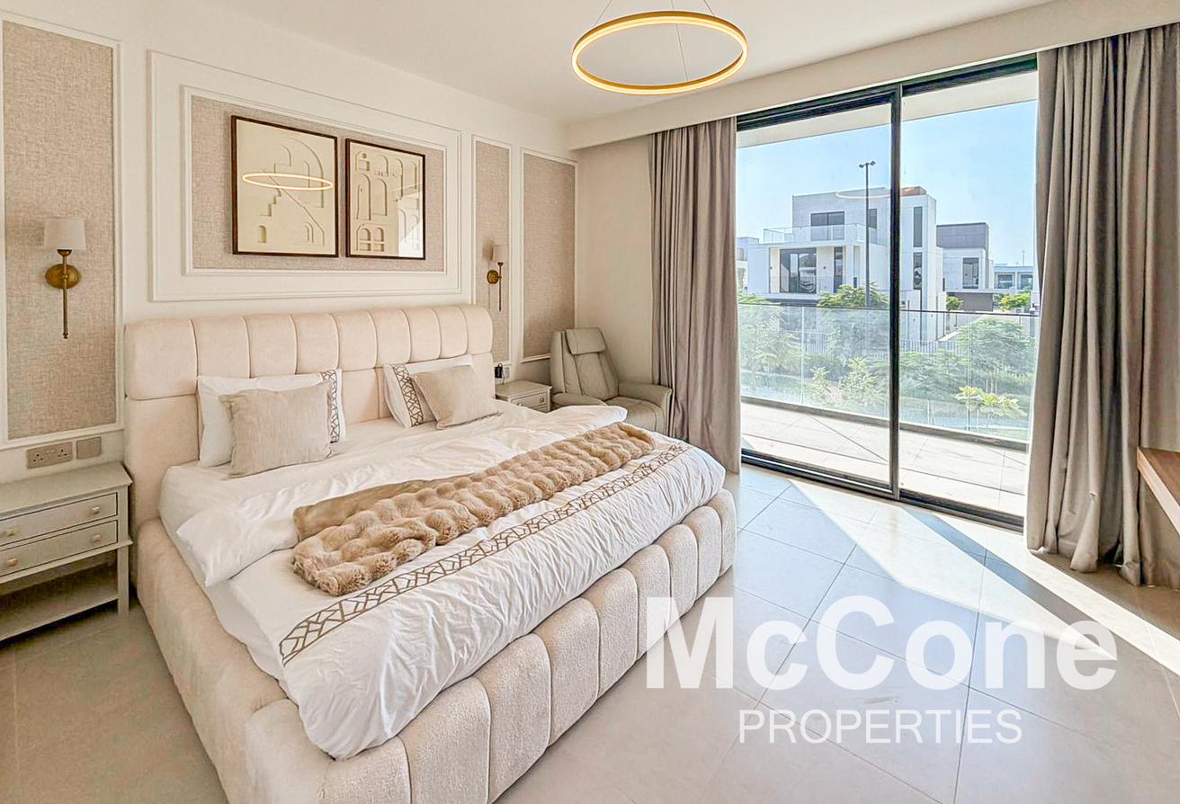 Fully Furnished | At the Park and Pool | Luxury photo 8