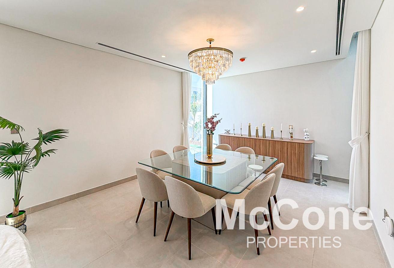 Fully Furnished | At the Park and Pool | Luxury photo 5
