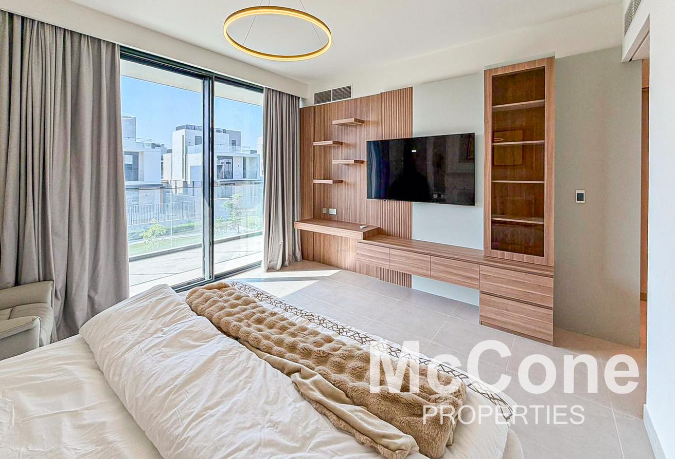 Fully Furnished | At the Park and Pool | Luxury photo 9
