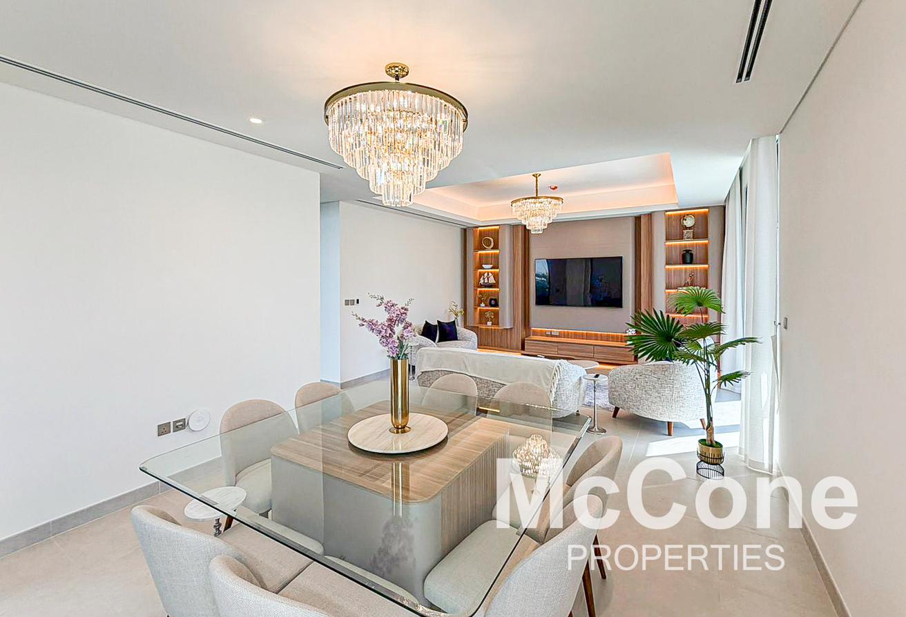 Fully Furnished | At the Park and Pool | Luxury photo 4