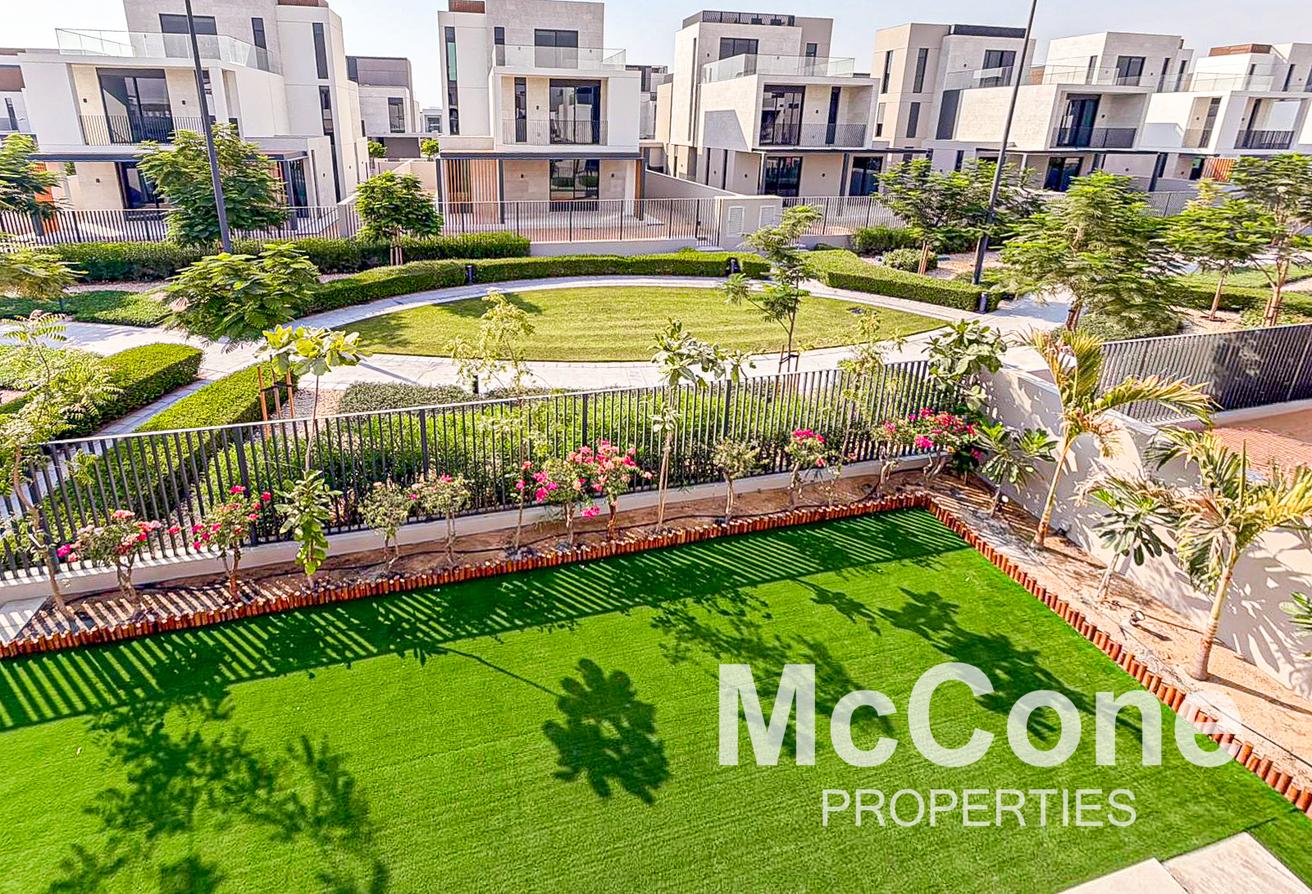 Fully Furnished | At the Park and Pool | Luxury photo 20