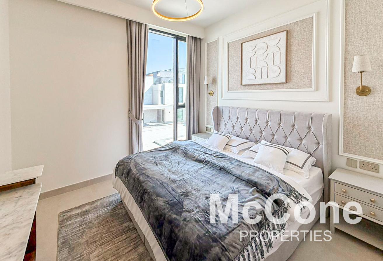 Fully Furnished | At the Park and Pool | Luxury photo 11