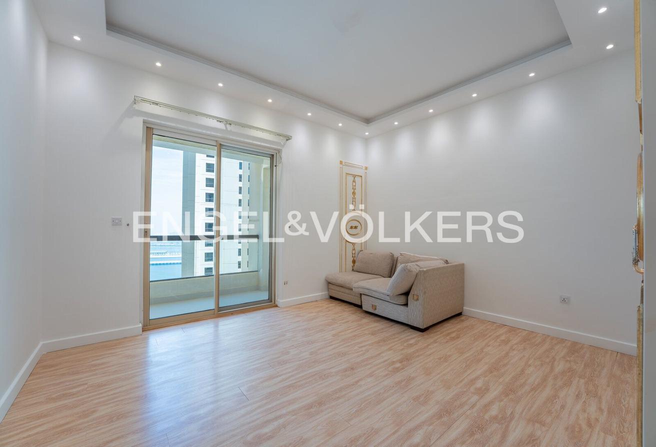 High Floor I Fully Upgraded I Spacious Layout photo 10