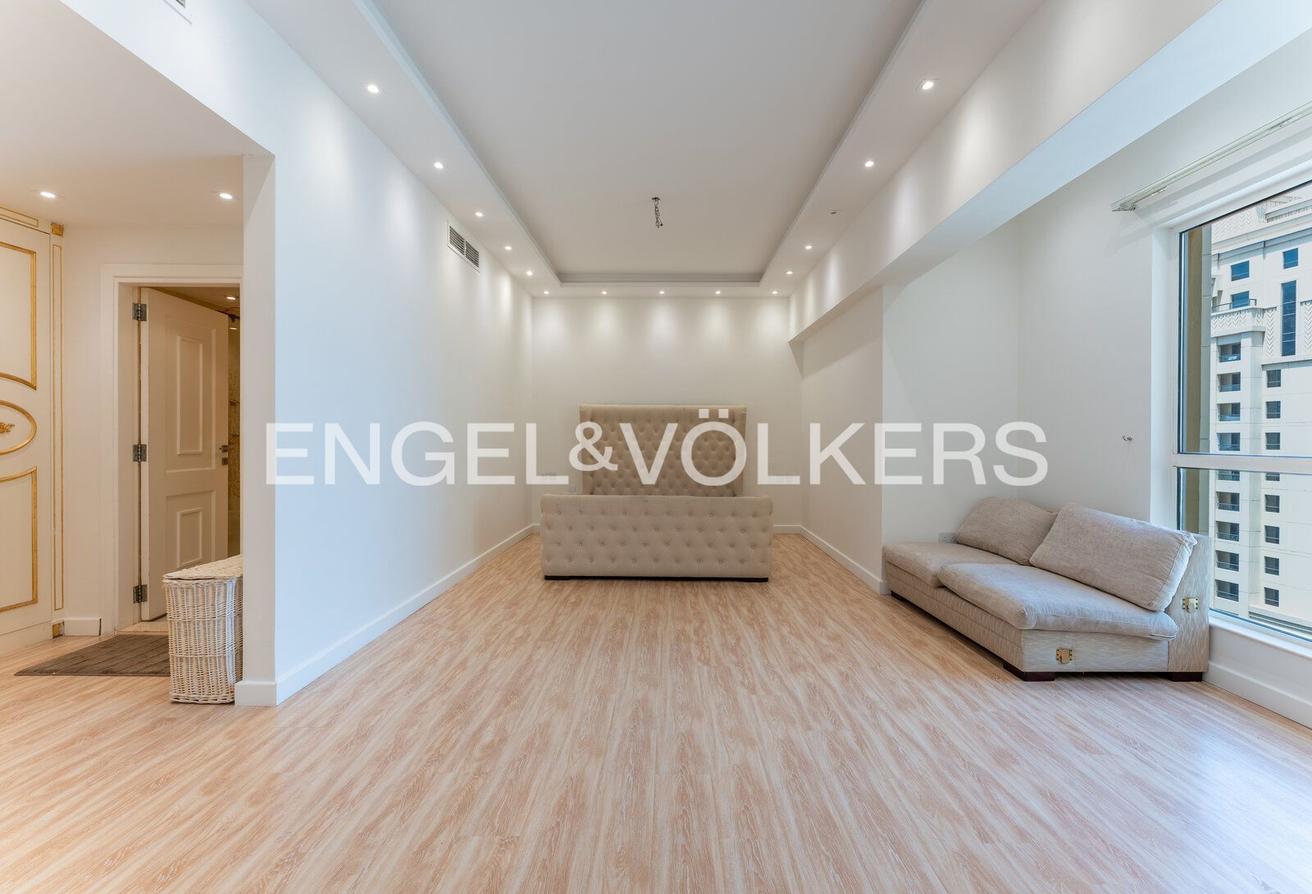 High Floor I Fully Upgraded I Spacious Layout photo 15