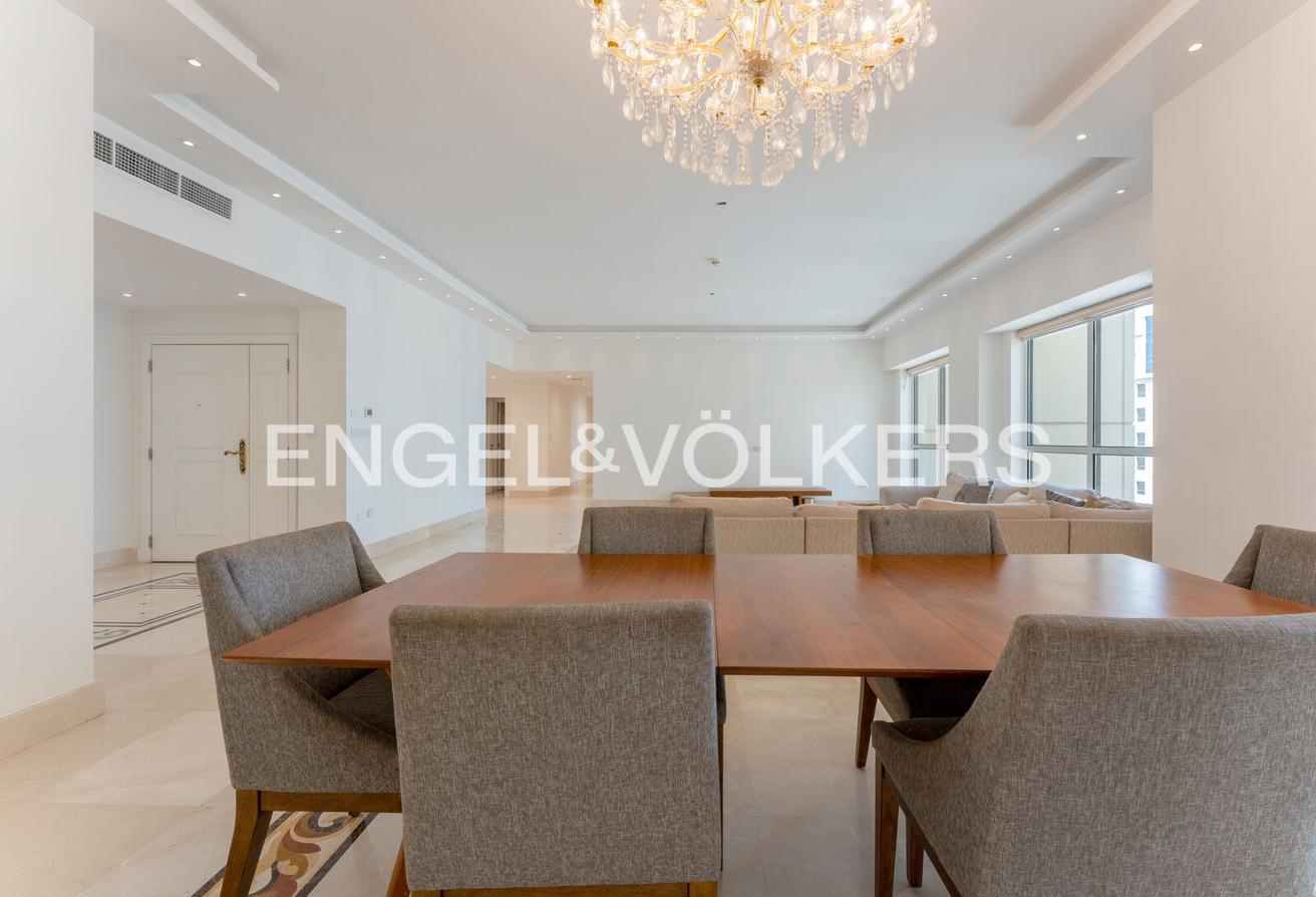 High Floor I Fully Upgraded I Spacious Layout photo 5