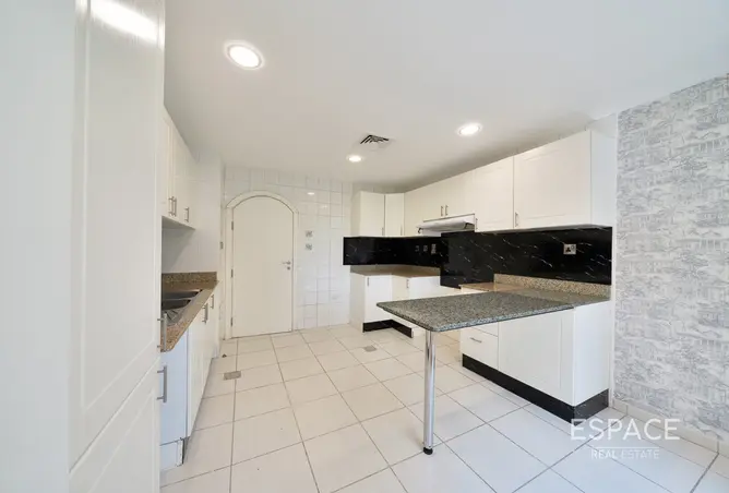 155525643 - Property Image 3