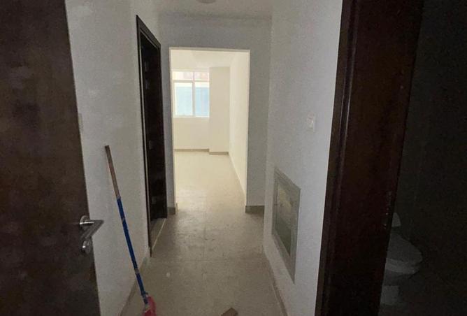 74240506 - Property Image 3