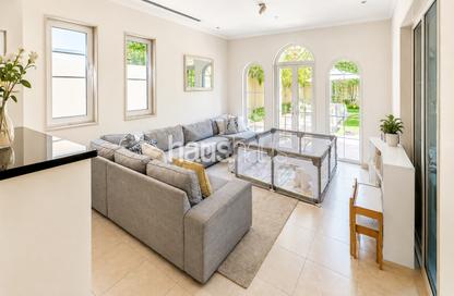 Villa - 3 Bedrooms - 4 Bathrooms for rent in District 5 - Jumeirah Park - Dubai