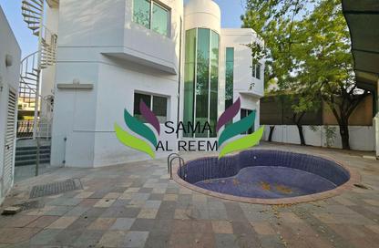 Villa - Studio - 5 Bathrooms for rent in Umm Suqeim 1 Villas - Umm Suqeim 1 - Umm Suqeim - Dubai