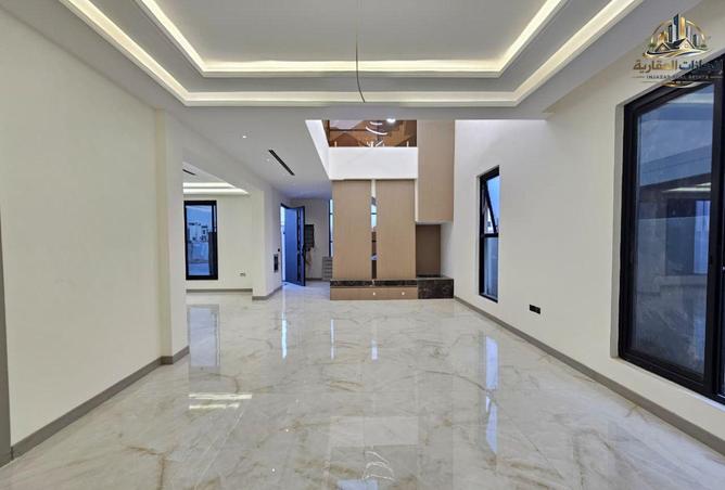 72720452 - Property Image 2