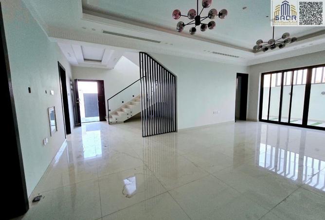 122002943 - Property Image 2