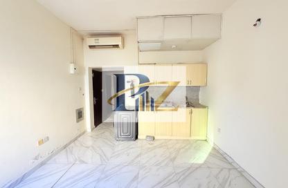 Apartment - Studio - 1 for rent in Fire Station Road - Muwaileh - Sharjah Apartment - Studio - 1 for rent in Fire Station Road - Muwaileh - Sharjah