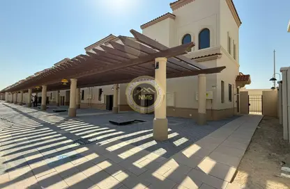 Townhouse - 2 Bedrooms - 4 Bathrooms for sale in Bloom Living - Zayed City (Khalifa City C) - Khalifa City - Abu Dhabi