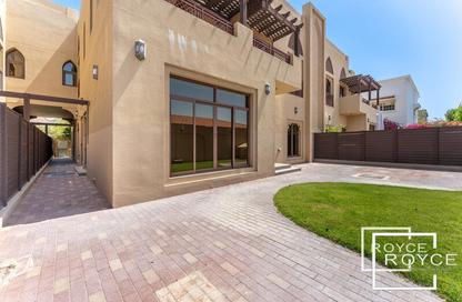 Villa - 4 Bedrooms - 5 Bathrooms for rent in Jumeirah 3 Villas - Jumeirah 3 - Jumeirah - Dubai