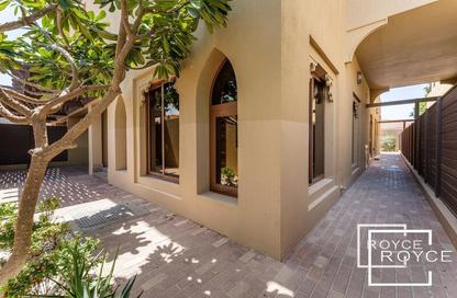 Villa - 4 Bedrooms - 5 Bathrooms for rent in Jumeirah 3 Villas - Jumeirah 3 - Jumeirah - Dubai