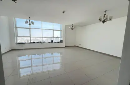 Apartment - 4 Bedrooms - 5 Bathrooms for rent in Al Khan Corniche - Al Khan - Sharjah