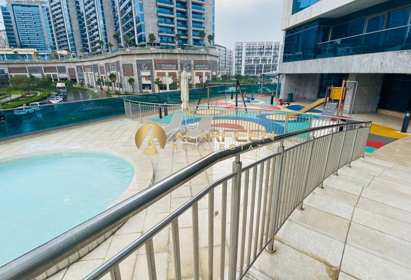 Chiller Free 1 Year | Prime Location | Spacious photo 18