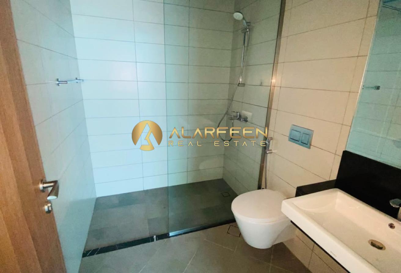 Chiller Free 1 Year | Prime Location | Spacious photo 6
