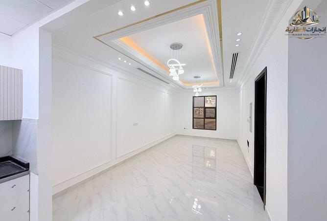 76989748 - Property Image 3