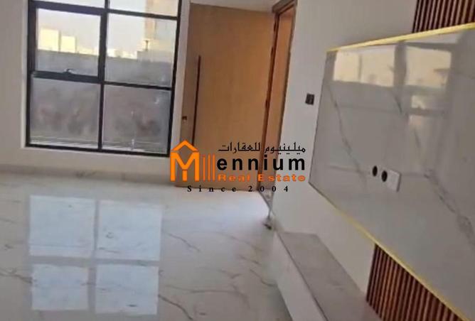 73848282 - Property Image 3