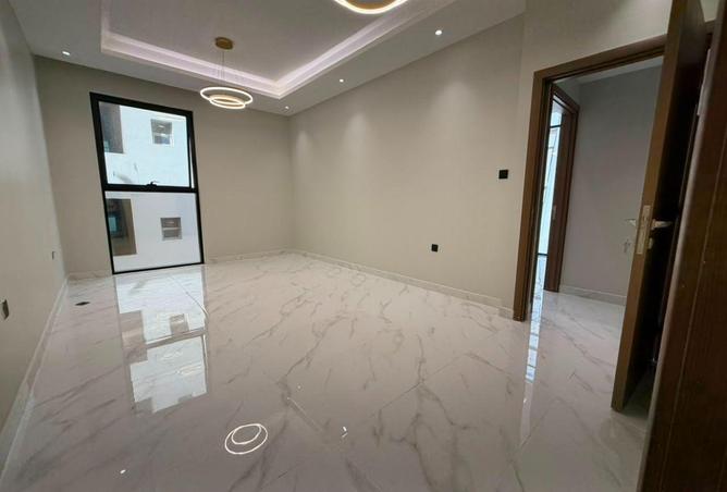 102420912 - Property Image 3