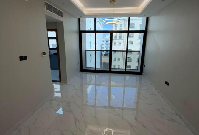 102420912 - Property Image 2