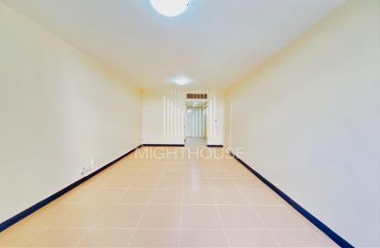 Apartment - Studio - 1 Bathroom for rent in Golden Sands 6 - Al Mankhool - Bur Dubai - Dubai Apartment - Studio - 1 Bathroom for rent in Golden Sands 6 - Al Mankhool - Bur Dubai - Dubai