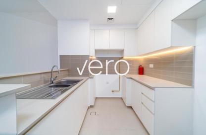 Apartment - 3 Bedrooms - 3 Bathrooms for rent in Zahra Apartments 2A - Zahra Apartments 2 - Zahra Apartments - Town Square - Dubai Apartment - 3 Bedrooms - 3 Bathrooms for rent in Zahra Apartments 2A - Zahra Apartments 2 - Zahra Apartments - Town Square - Dubai