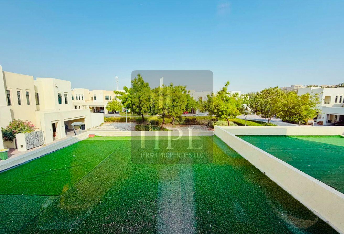 Luxury Fully Furnished | Upgraded | Ready to Move photo 16