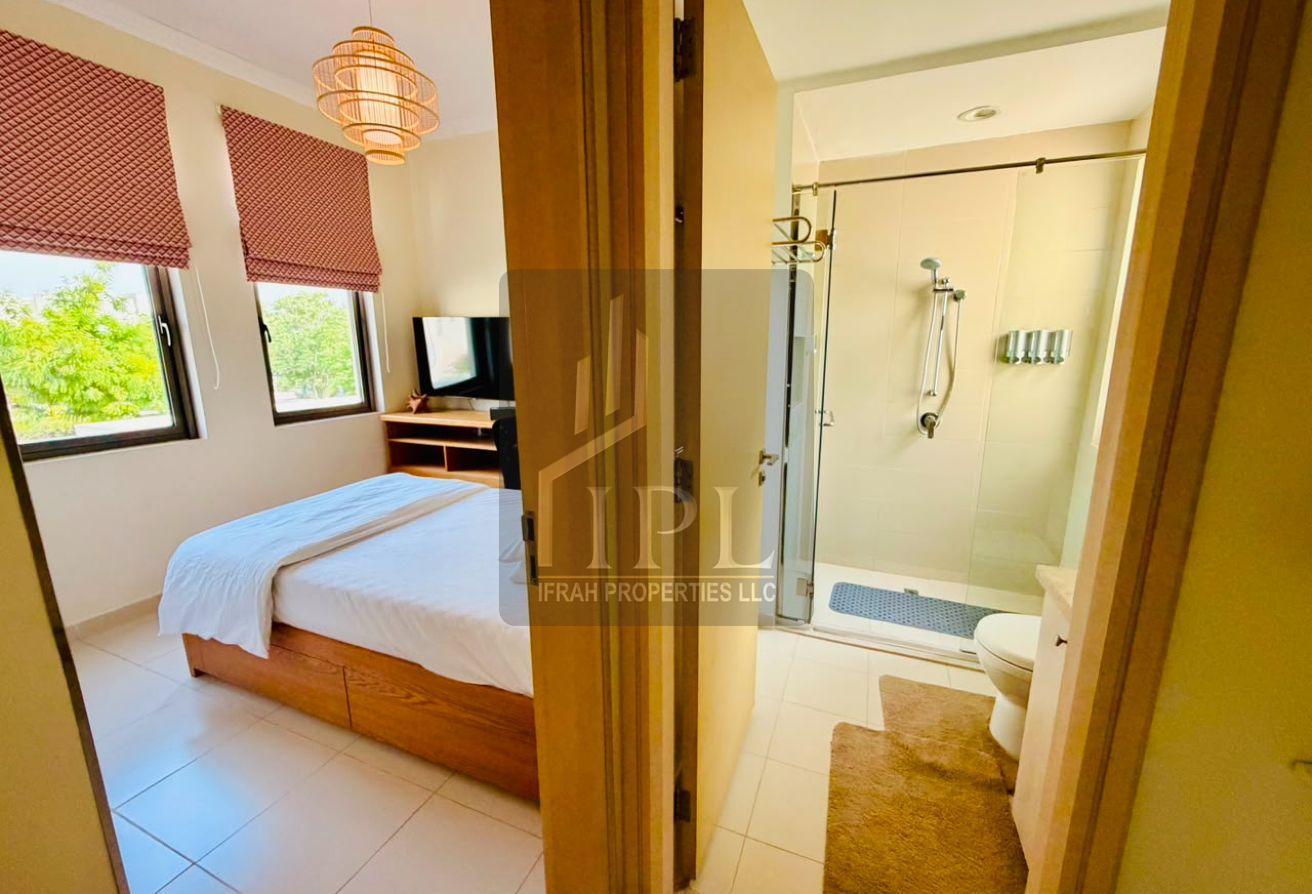 Luxury Fully Furnished | Upgraded | Ready to Move photo 18
