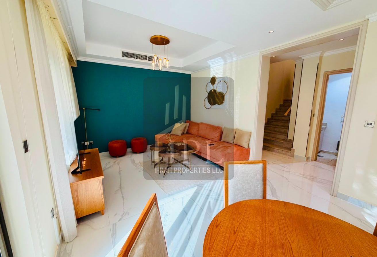 Luxury Fully Furnished | Upgraded | Ready to Move photo 5