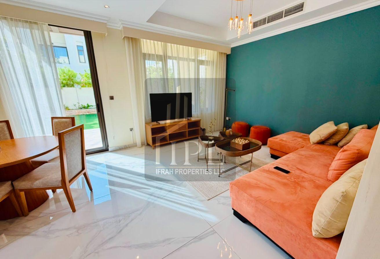 Luxury Fully Furnished | Upgraded | Ready to Move photo 3