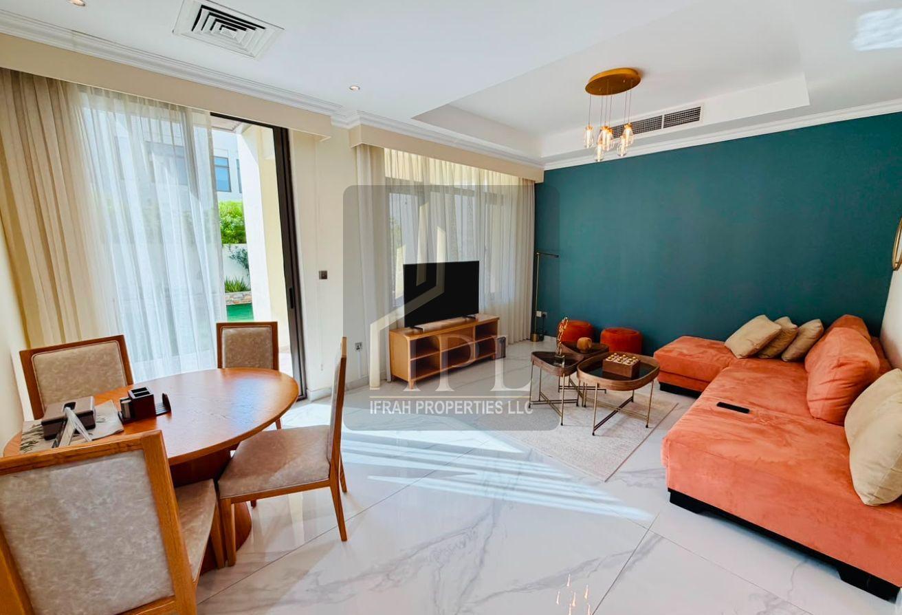 Luxury Fully Furnished | Upgraded | Ready to Move photo 7