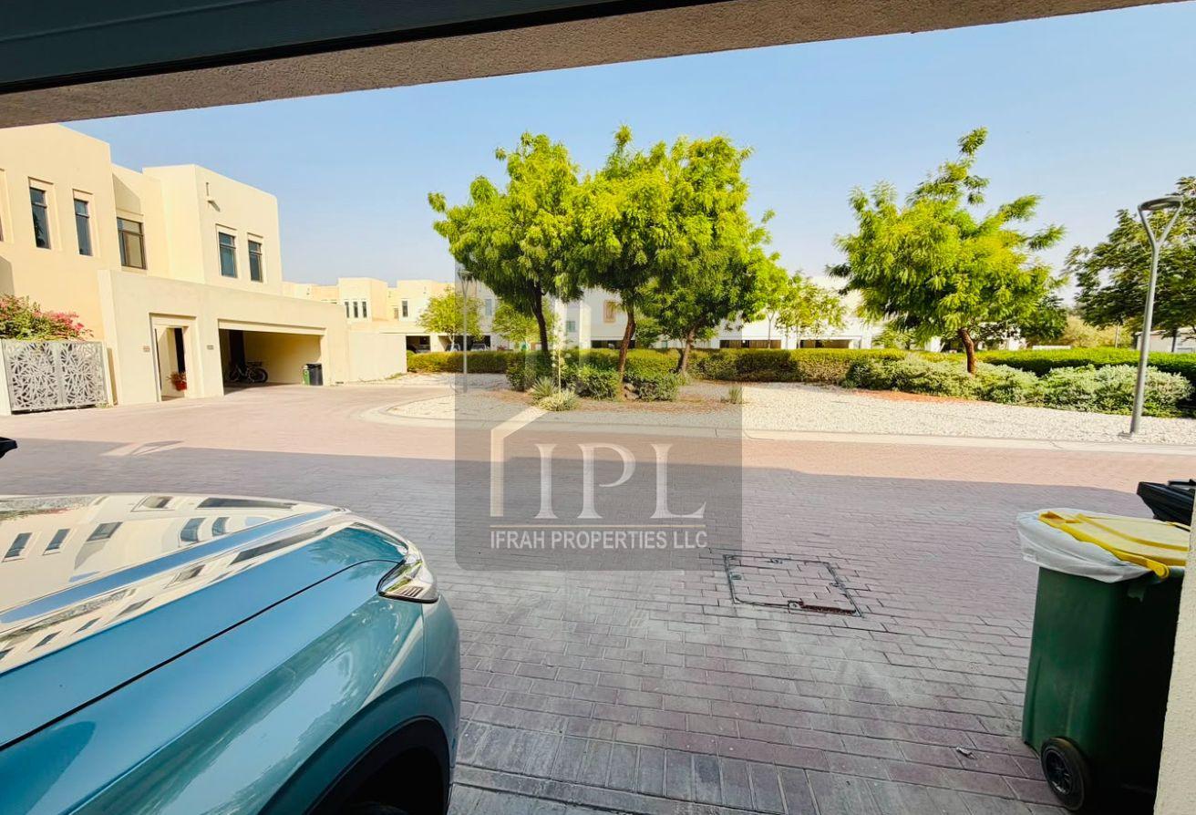 Luxury Fully Furnished | Upgraded | Ready to Move photo 25