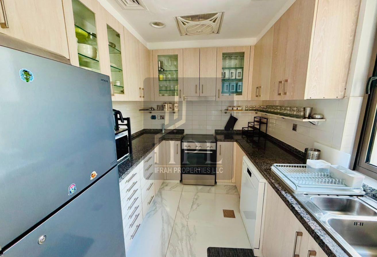 Luxury Fully Furnished | Upgraded | Ready to Move photo 9