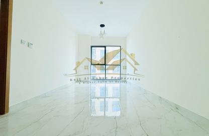 Apartment - 2 Bedrooms - 2 Bathrooms for rent in Jumeirah Garden City - Al Satwa - Dubai