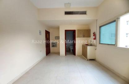 Apartment - Studio - 1 for rent in Al Naba'ah 8 Building - Al Naba'ah - Al Sharq - Sharjah Apartment - Studio - 1 for rent in Al Naba'ah 8 Building - Al Naba'ah - Al Sharq - Sharjah