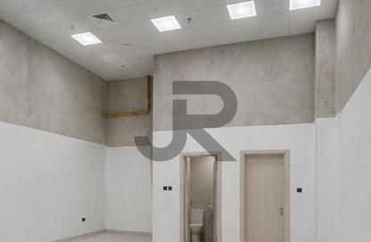 Retail - Studio - 1 Bathroom for rent in Karimian 3 - Jumeirah Garden City - Al Satwa - Dubai