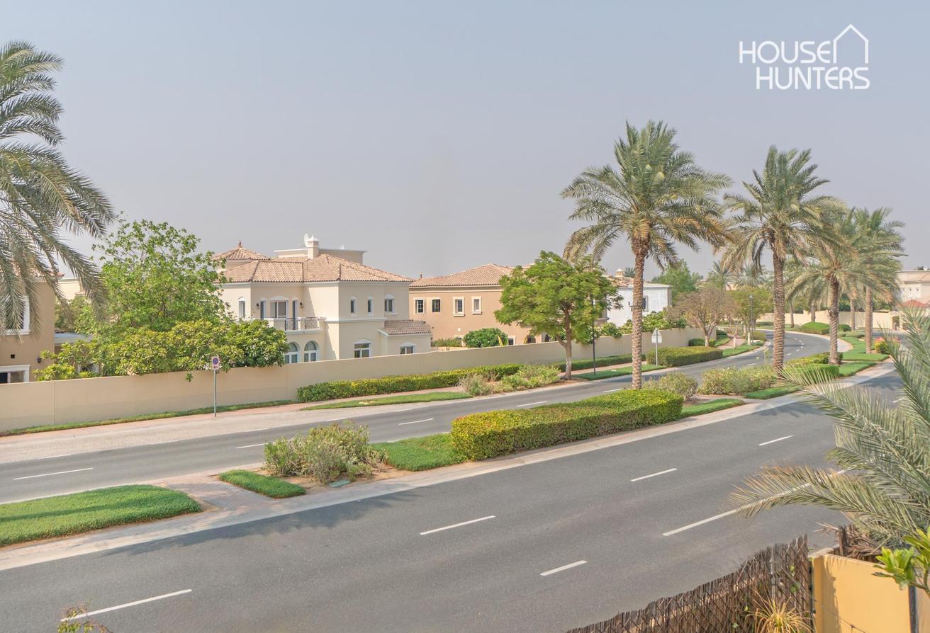 Exclusive | Internal Location | Opp. Pool and Park photo 15