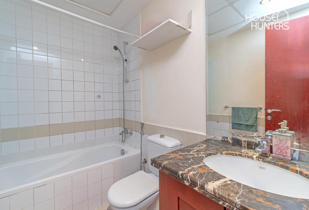 Exclusive | Internal Location | Opp. Pool and Park photo 9