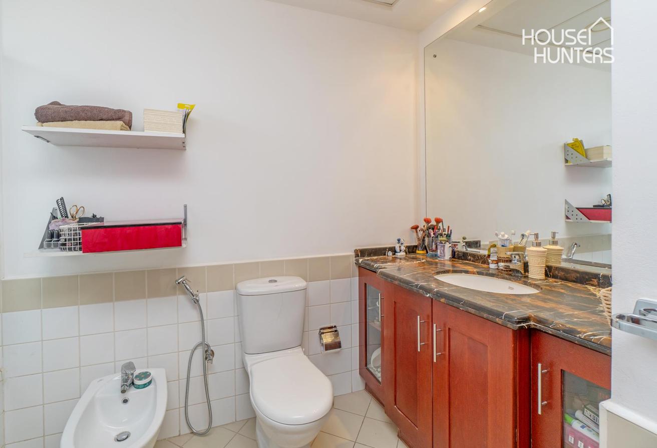 Exclusive | Internal Location | Opp. Pool and Park photo 13